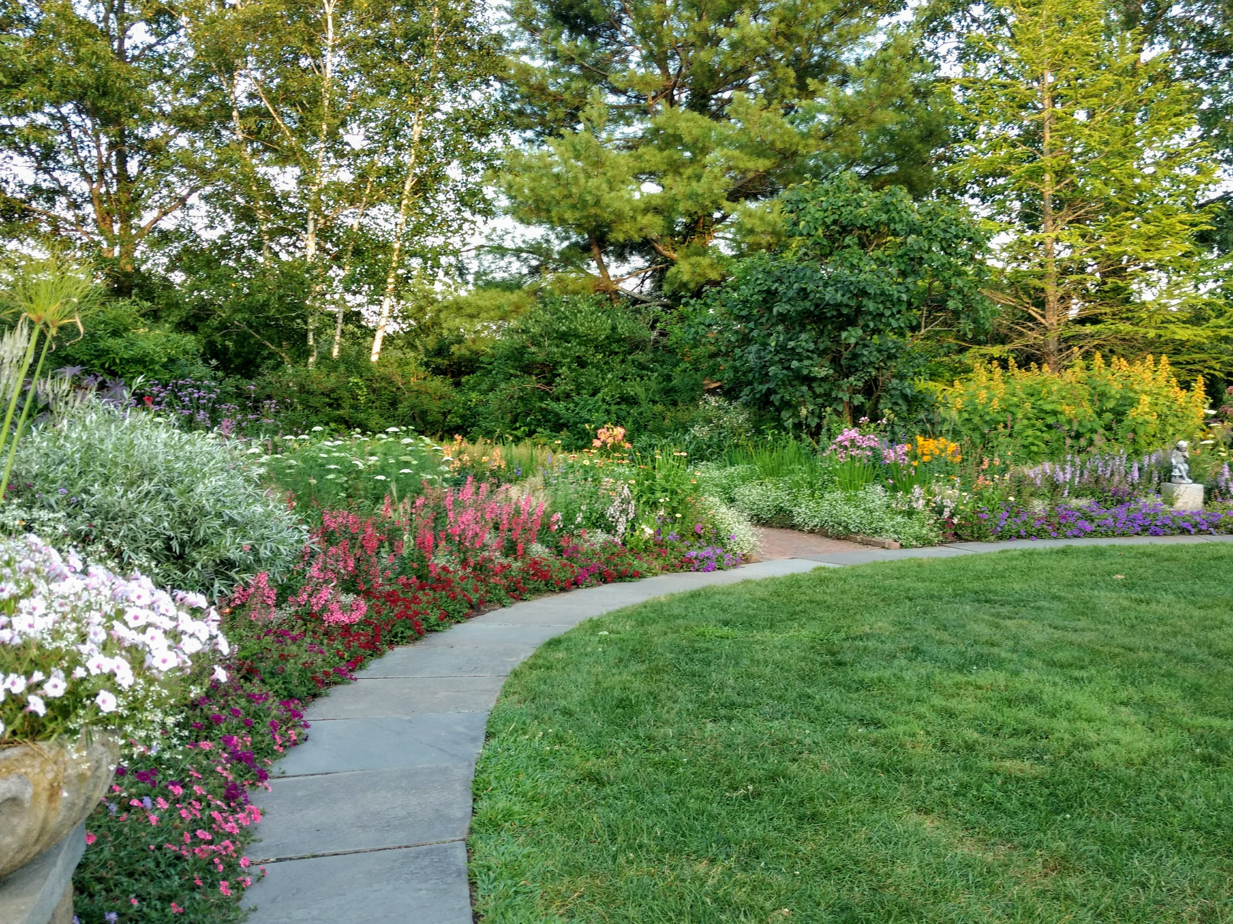 Благоустройство участка частного дома в Обнинске и Калужской области